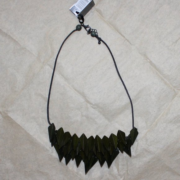 Elk Wood Facet Bead Plate Necklace - Picture 2 of 6